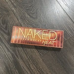 🧡 Urban Decay Naked Heat Eyeshadow Palette 🧡